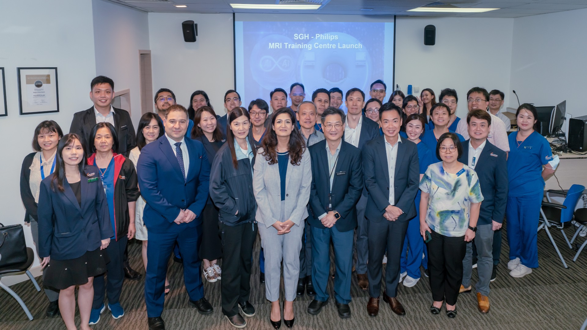 Philips and Singapore General Hospital launch MRI Training Centre to advance imaging expertise in Asia Pacific